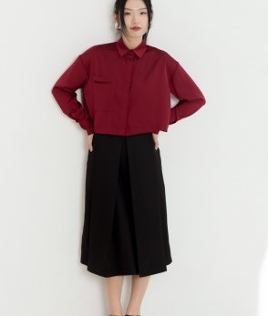 pleated midi skirt - black